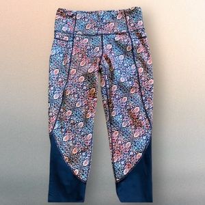 Athleta paisley cropped leggings, size small